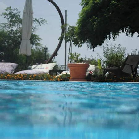 فندق مبيت وإفطار Dolina Çeşme