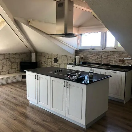 Dolina Bed and Breakfast